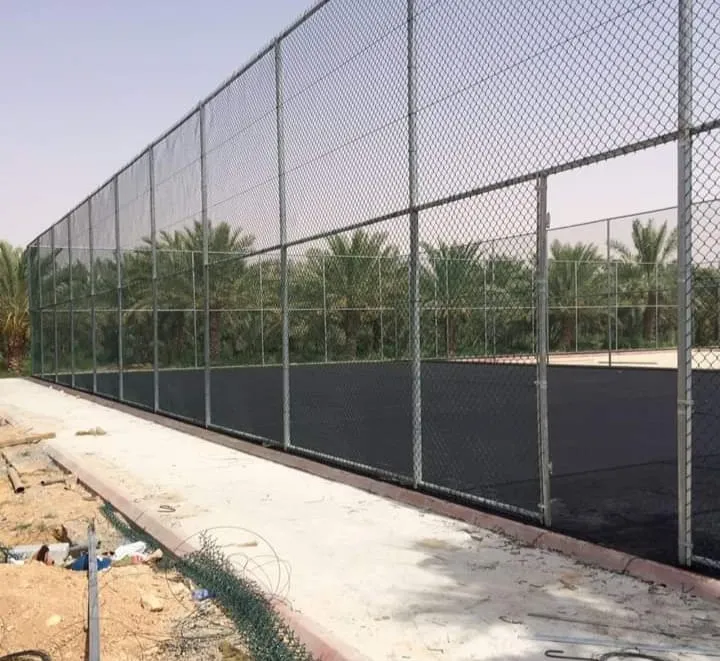 تسوير حظائر مواشي وإبل