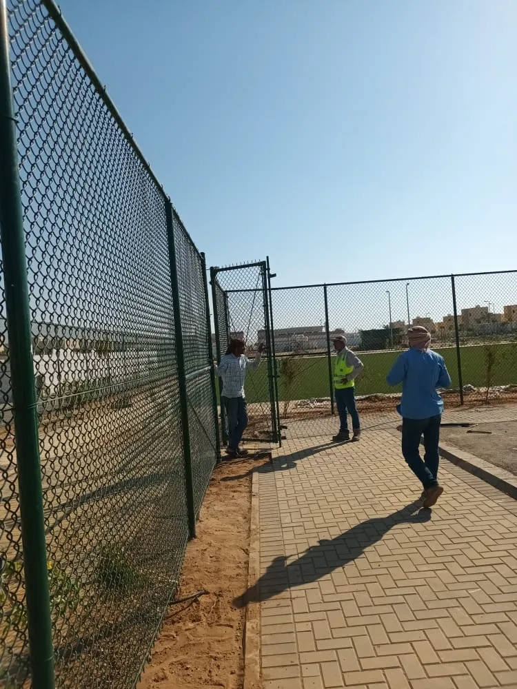 بوابات ملاعب حديدية متينة
